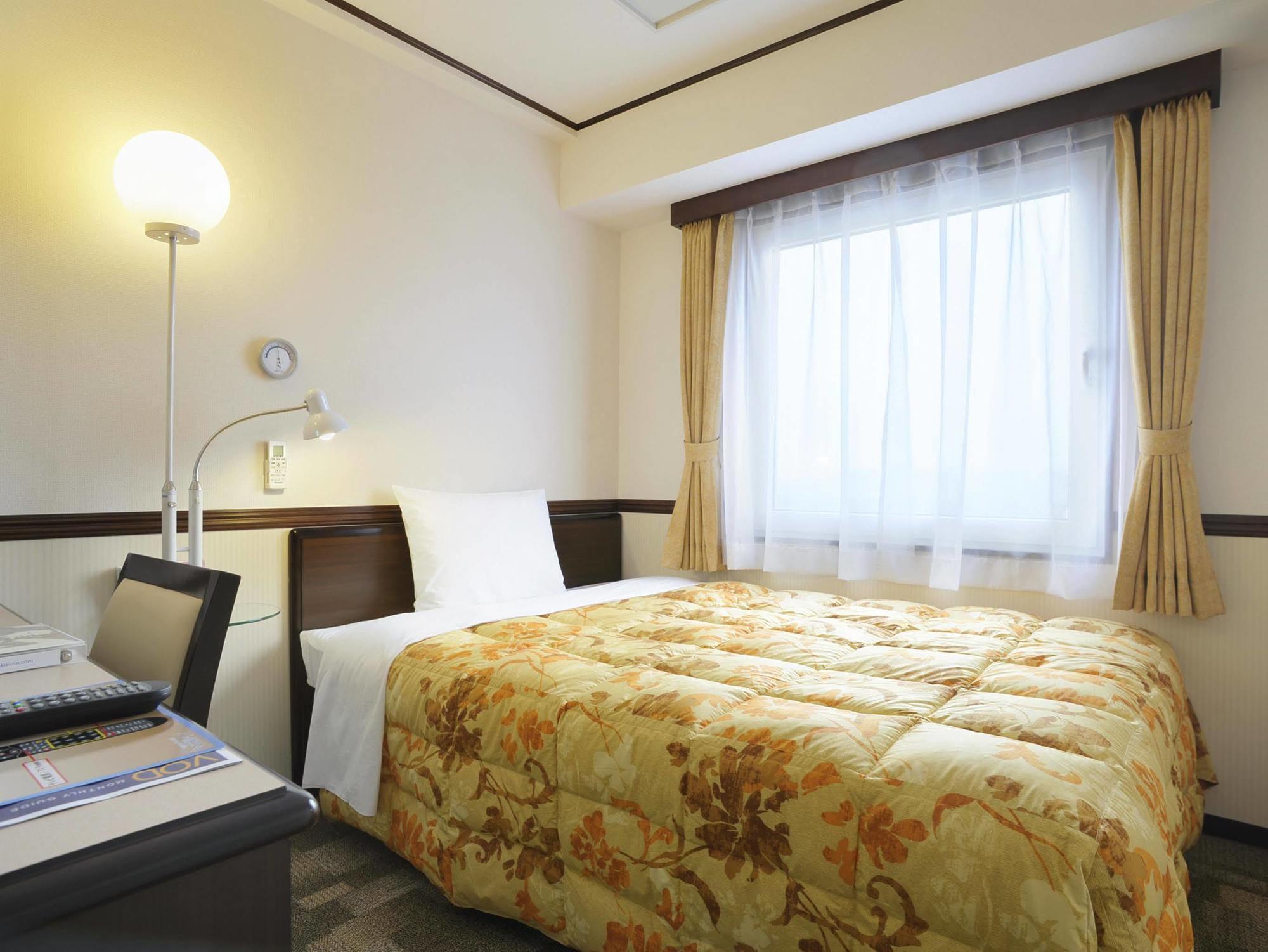 Toyoko Inn Osaka Namba Nippombashi Buitenkant foto